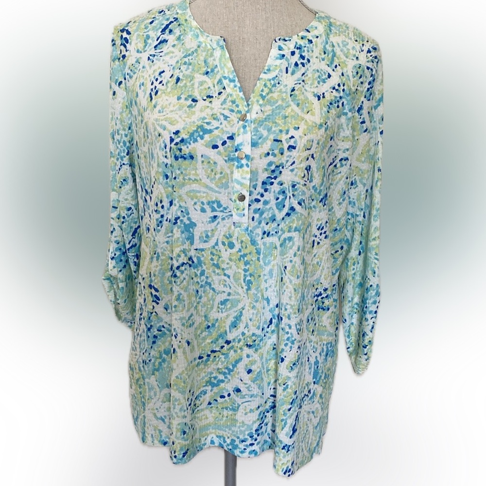 Women's Blue and Green Patterned Top